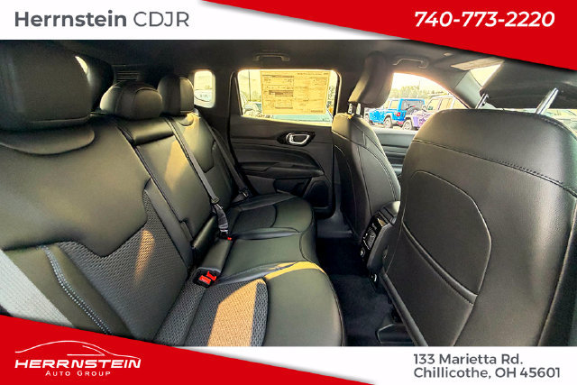 New 2026 Jeep Compass Latitude AWD/4WD image 25