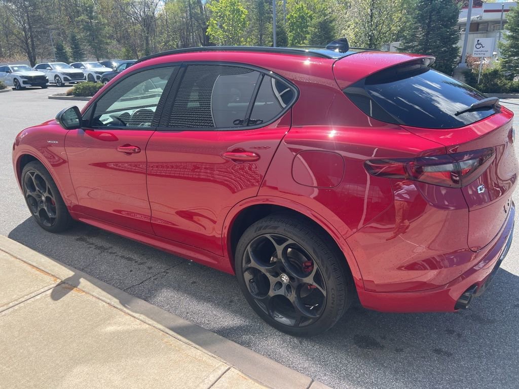 Used 2023 Alfa Romeo Stelvio Veloce AWD/4WD image 38