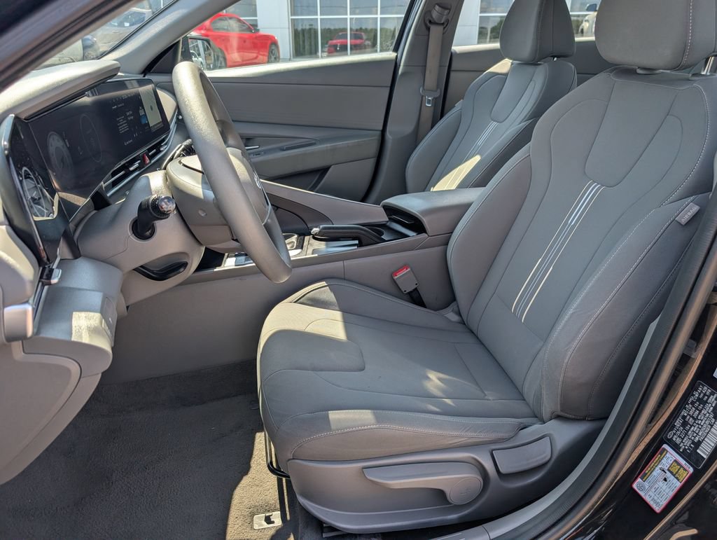Used 2024 Hyundai Elantra SEL FWD image 11