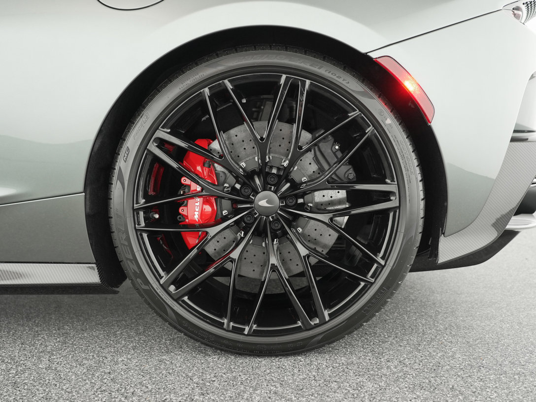 New 2026 McLaren GTS RWD image 30