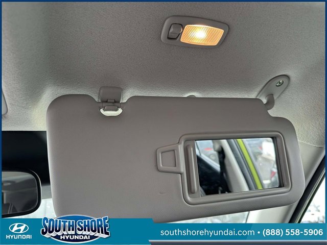 Certified 2022 Hyundai Venue SEL image 35