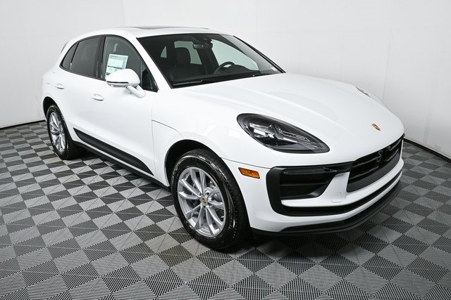 New 2025 Porsche Macan image 31