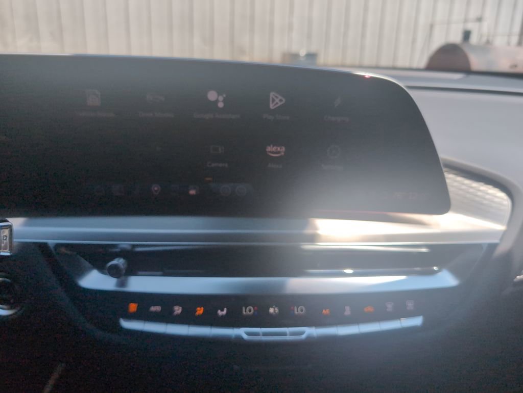 New 2025 Cadillac Lyriq Sport image 30