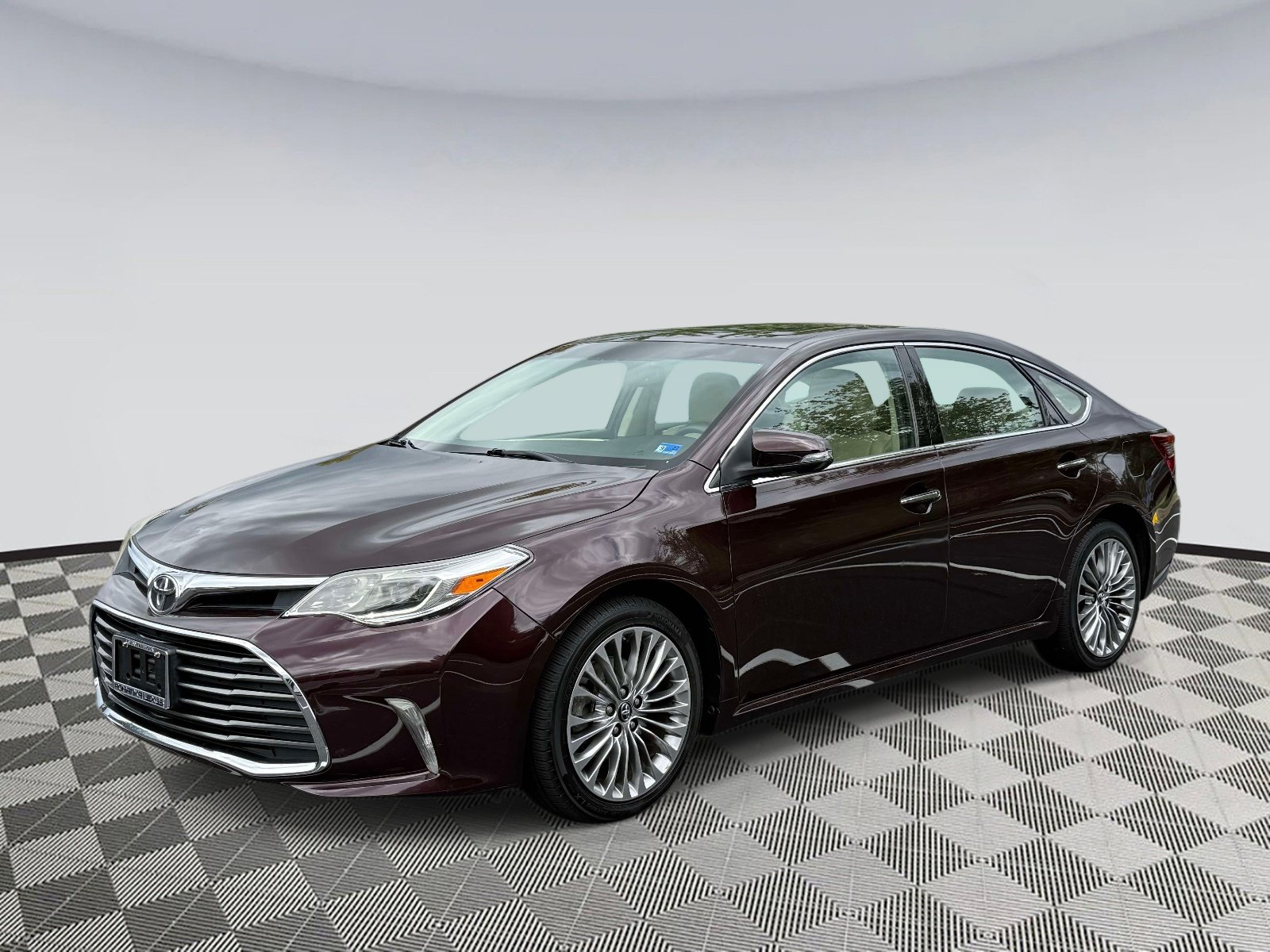 Used 2016 Toyota Avalon Limited FWD image 5
