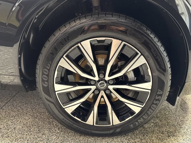 Used 2023 Volvo XC60 B5 Plus AWD/4WD image 29