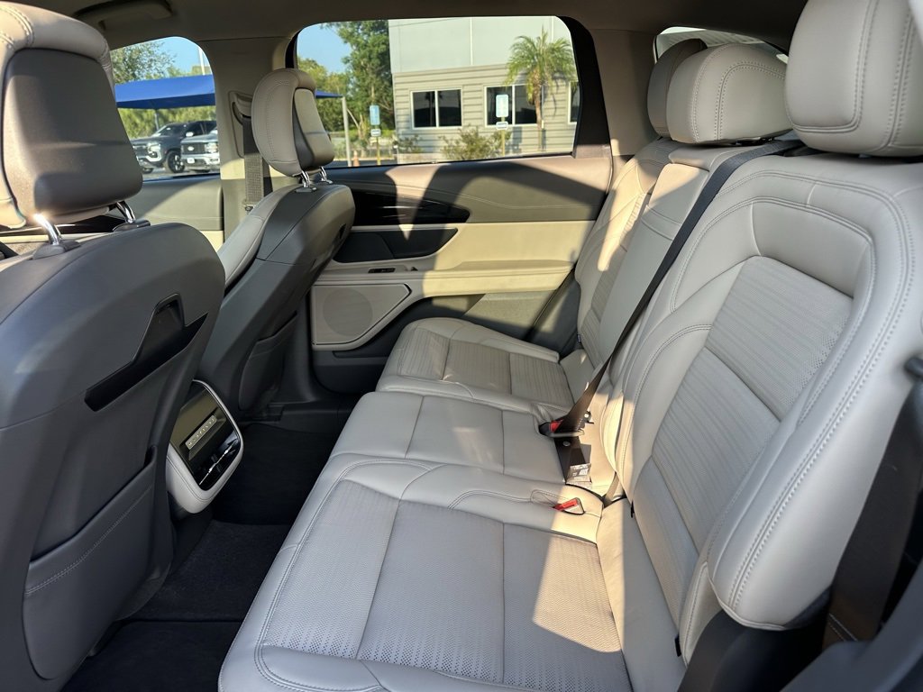 Used 2024 Lincoln Nautilus Reserve image 17