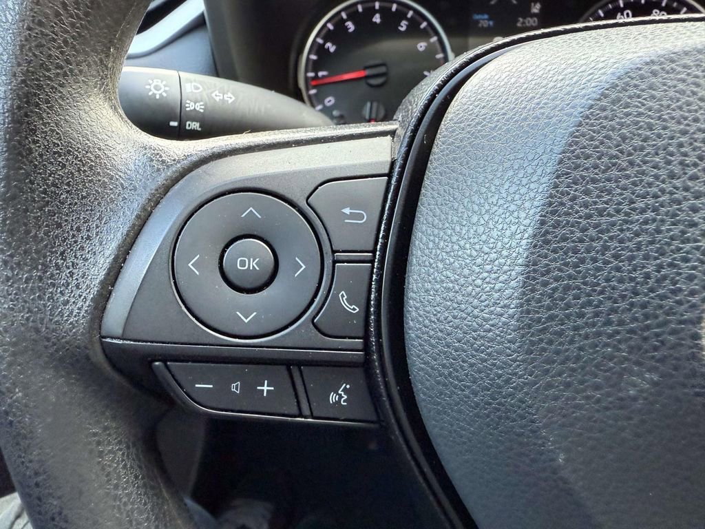 Used 2021 Toyota RAV4 LE image 21