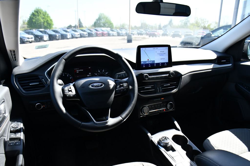 Used 2022 Ford Escape SE w/ SE Sport Appearance Package AWD/4WD image 12