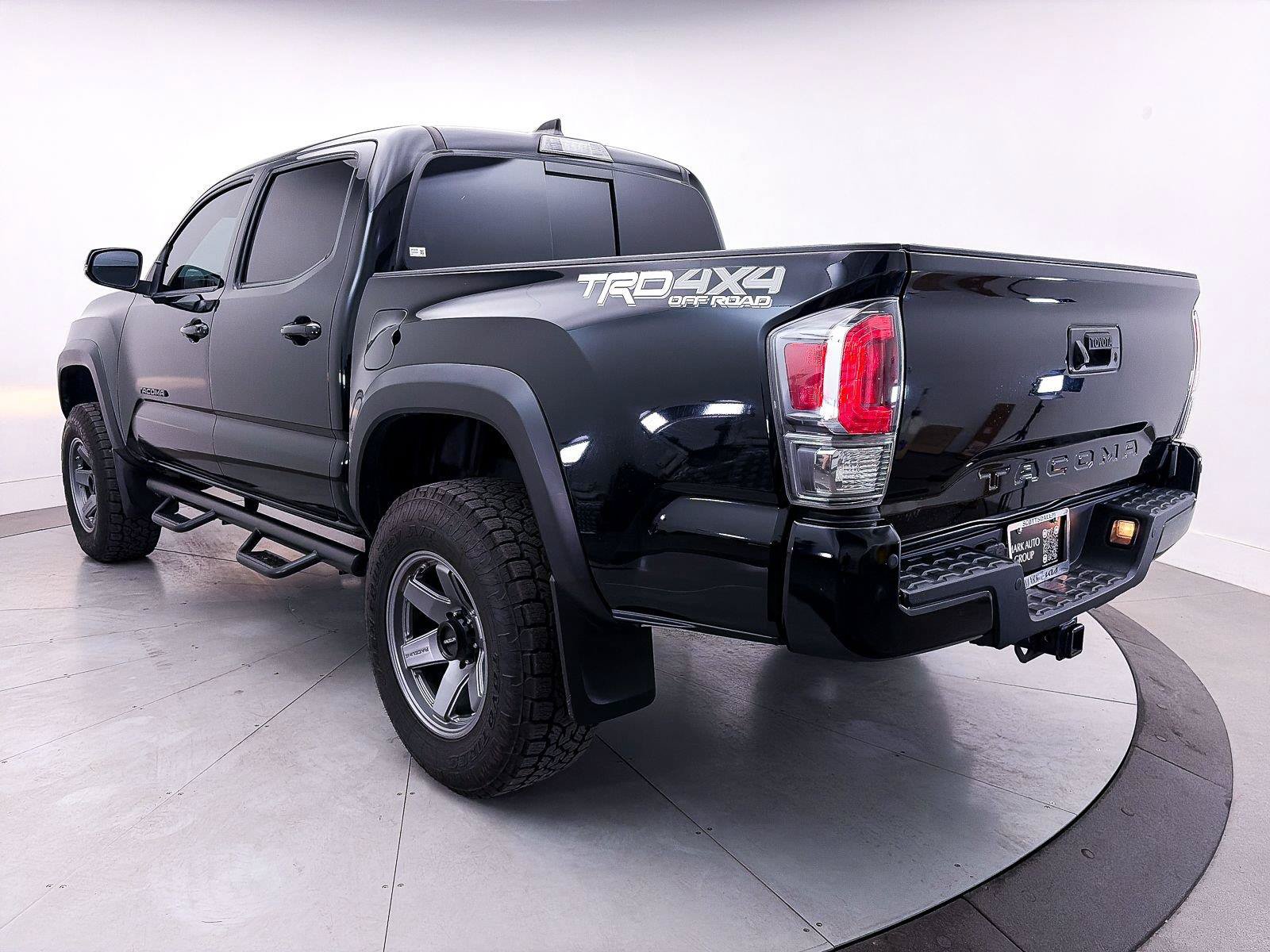 Used 2020 Toyota Tacoma TRD Off-Road w/ Technology Package AWD/4WD image 18