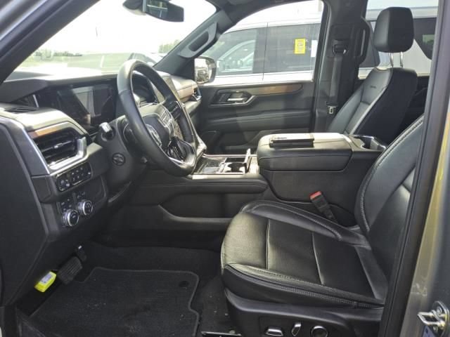 Used 2025 GMC Yukon Denali AWD/4WD image 2