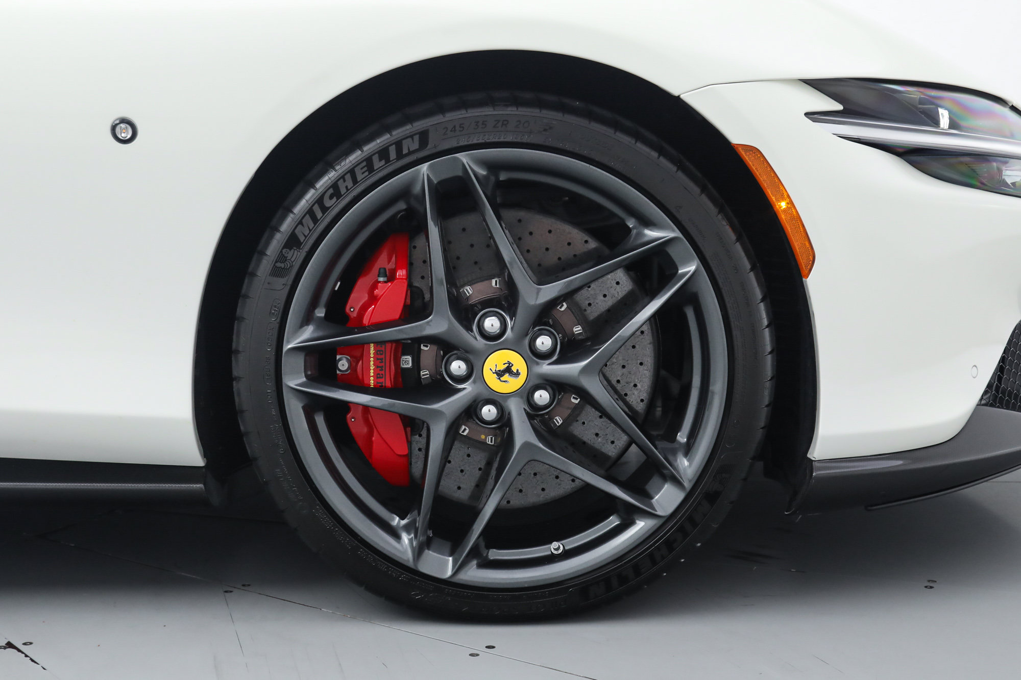 Certified 2025 Ferrari Roma Spider RWD image 39