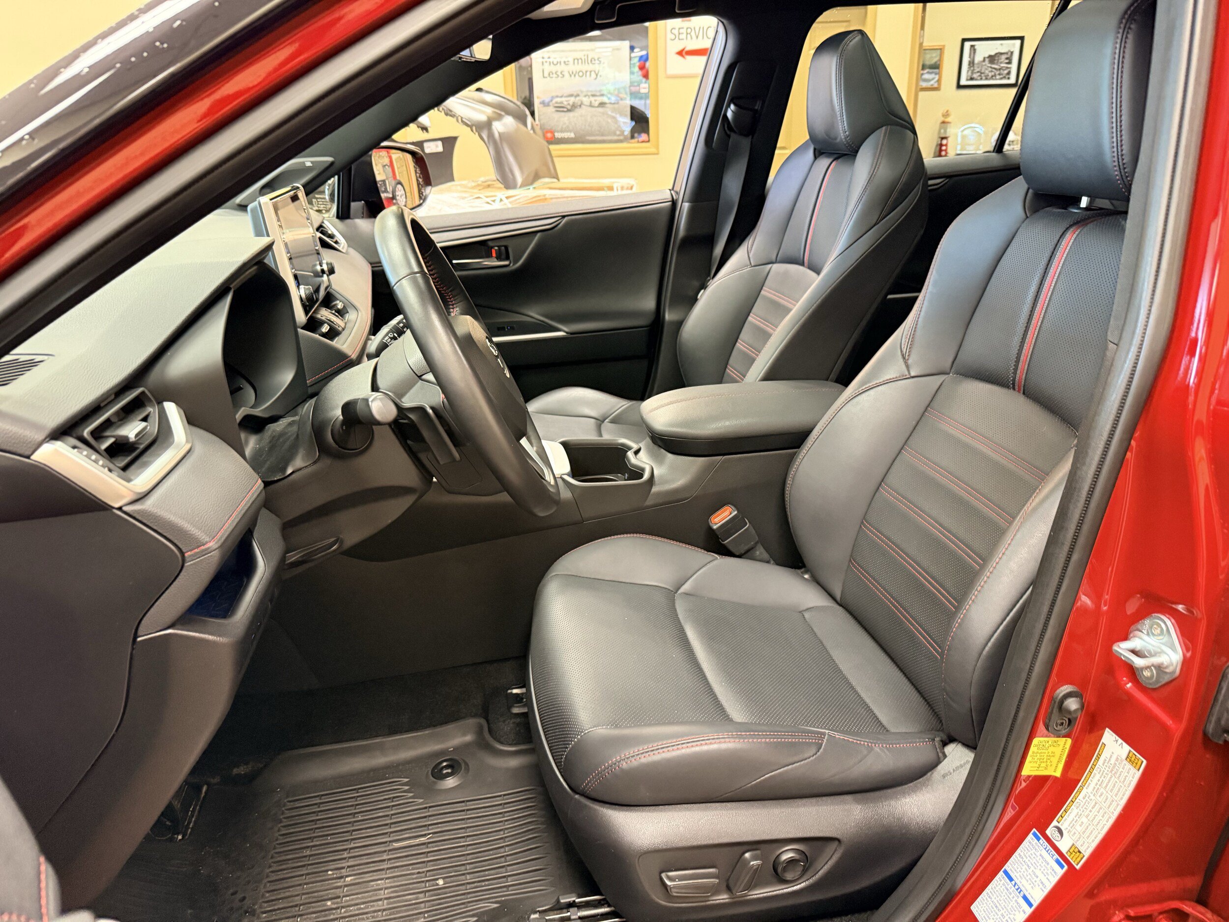 Used 2022 Toyota RAV4 XSE w/ Premium Package AWD/4WD image 8