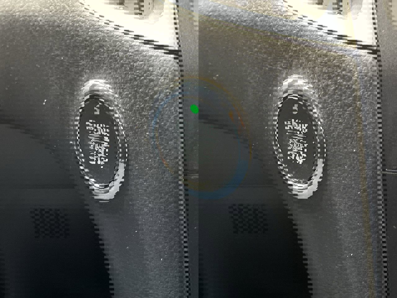 Used 2020 Ford Edge SEL image 20