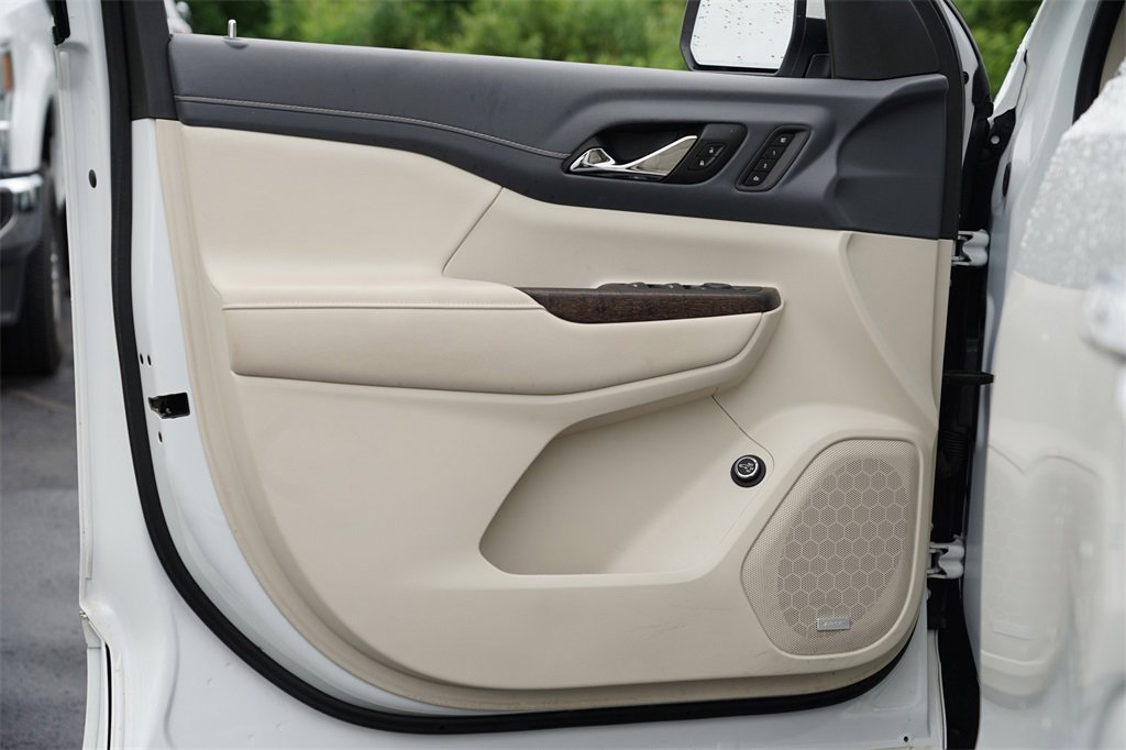 Used 2023 GMC Acadia Denali w/ Denali Ultimate Package image 17