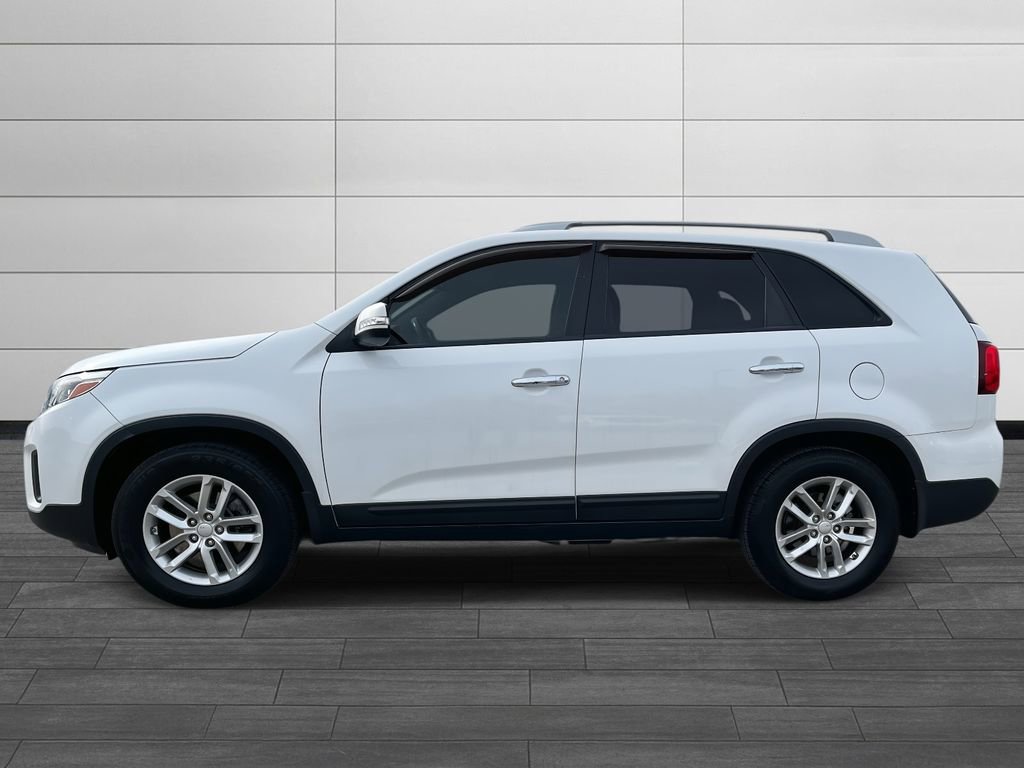 Used 2015 Kia Sorento LX image 6