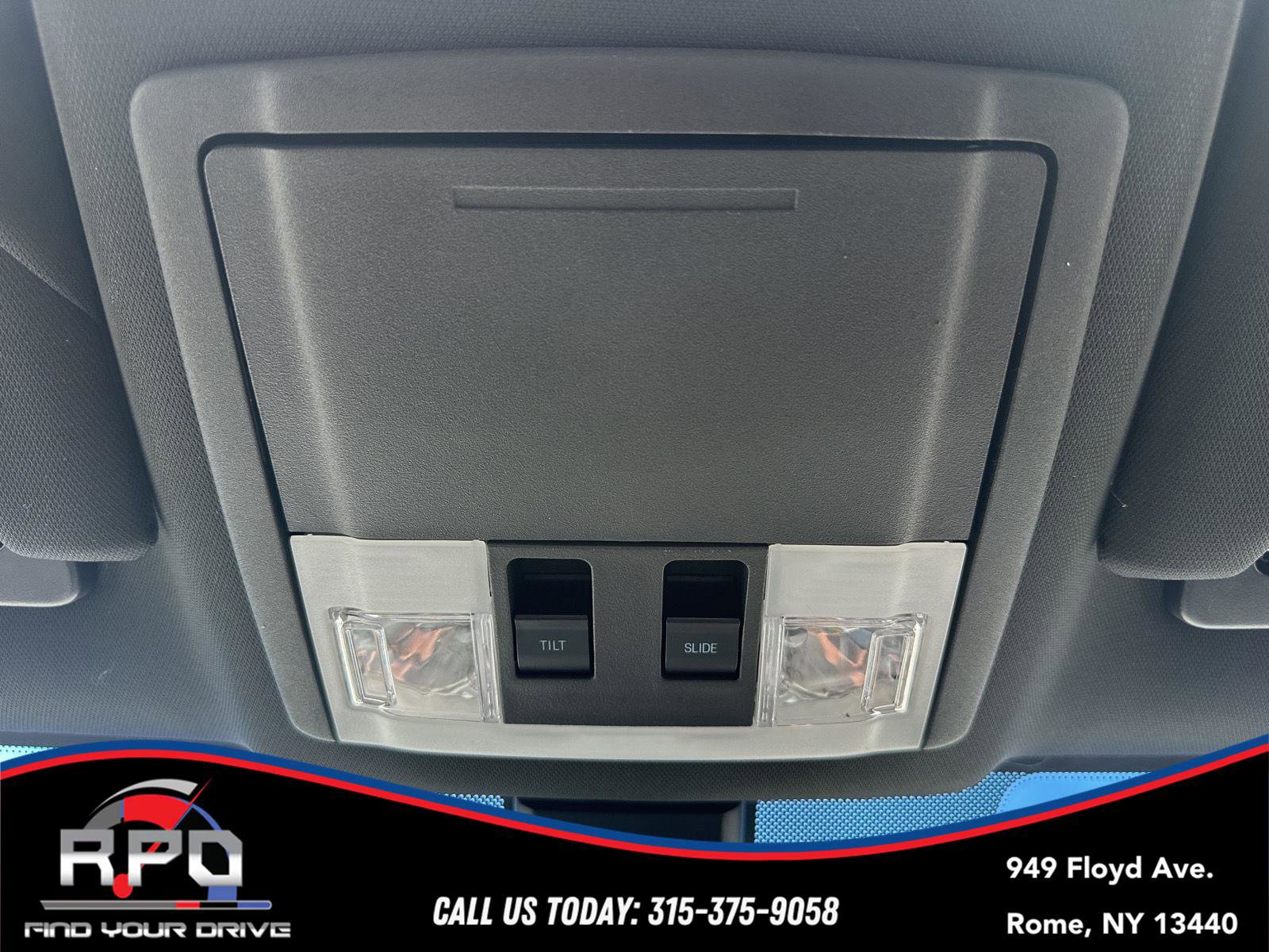 Used 2018 Ford Taurus Limited AWD/4WD image 36