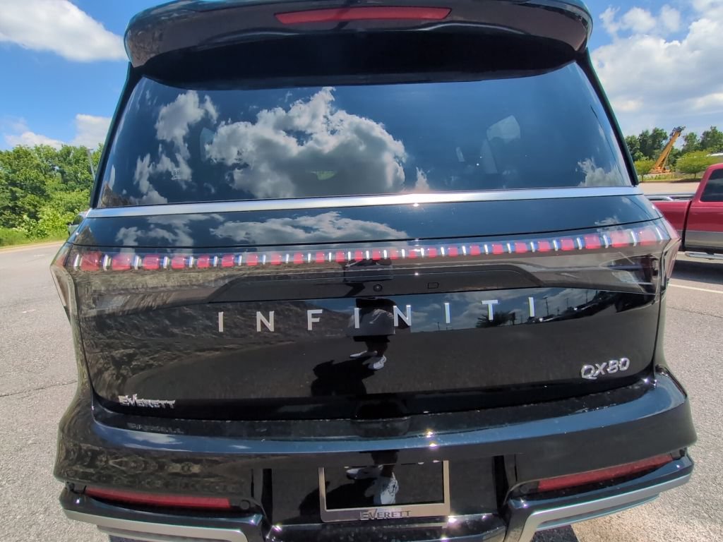 New 2027 INFINITI QX80 Luxe RWD image 6