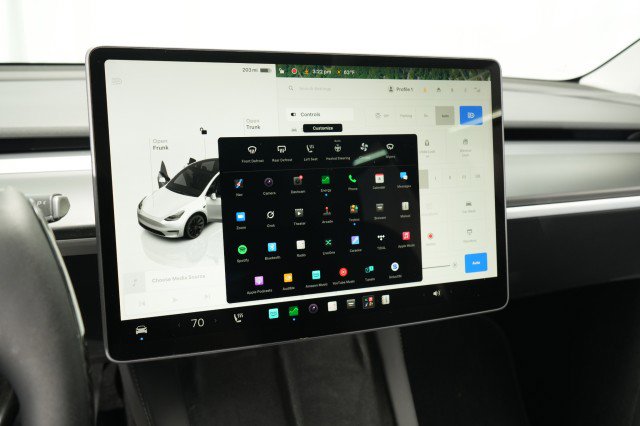Used 2023 Tesla Model Y AWD image 34