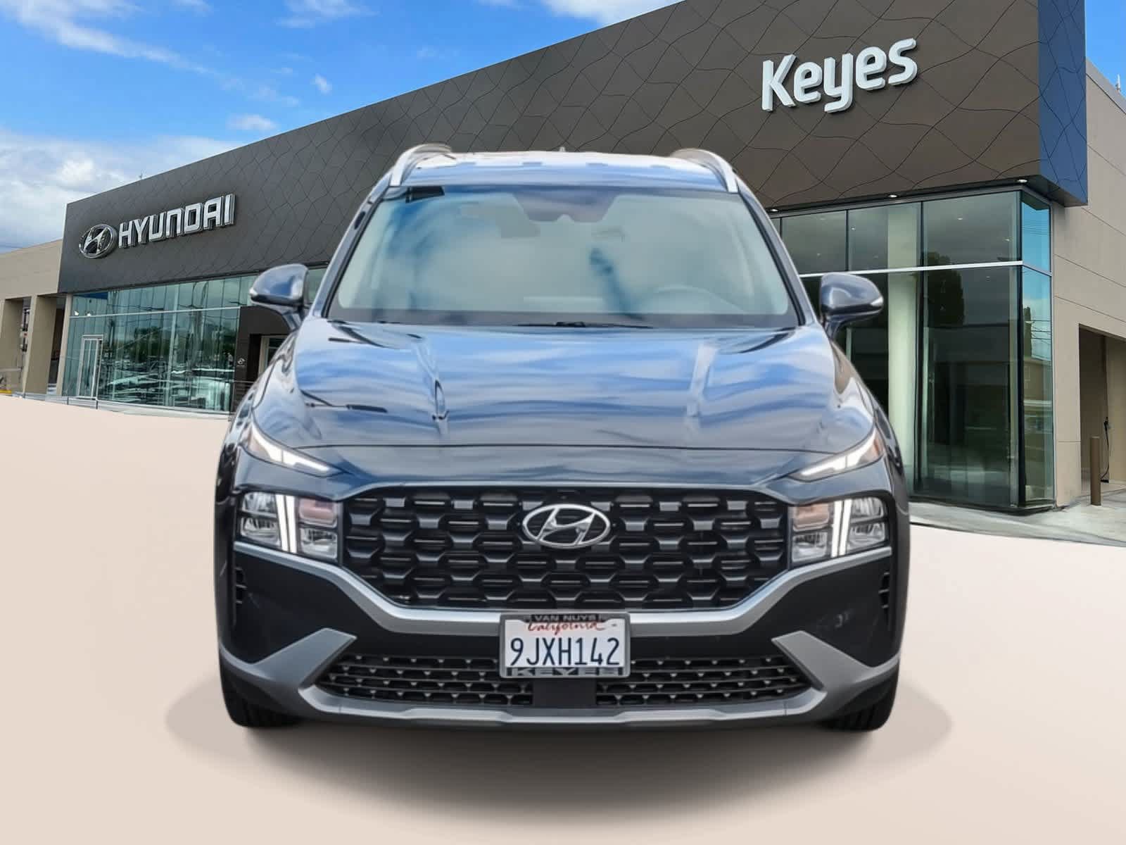Used 2023 Hyundai Santa Fe SEL FWD image 2