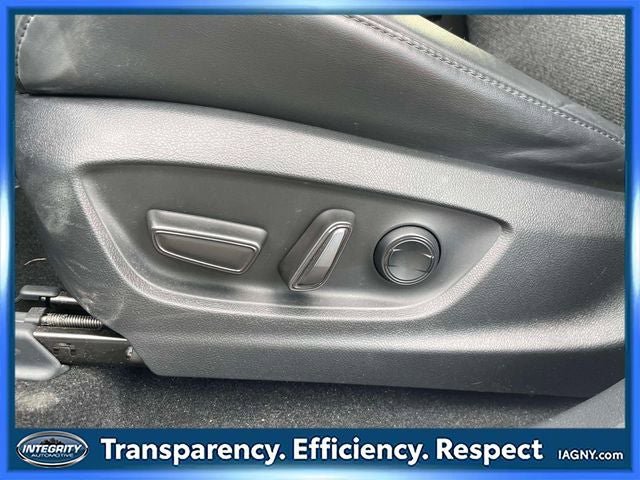 Used 2023 Toyota Crown AWD/4WD image 18