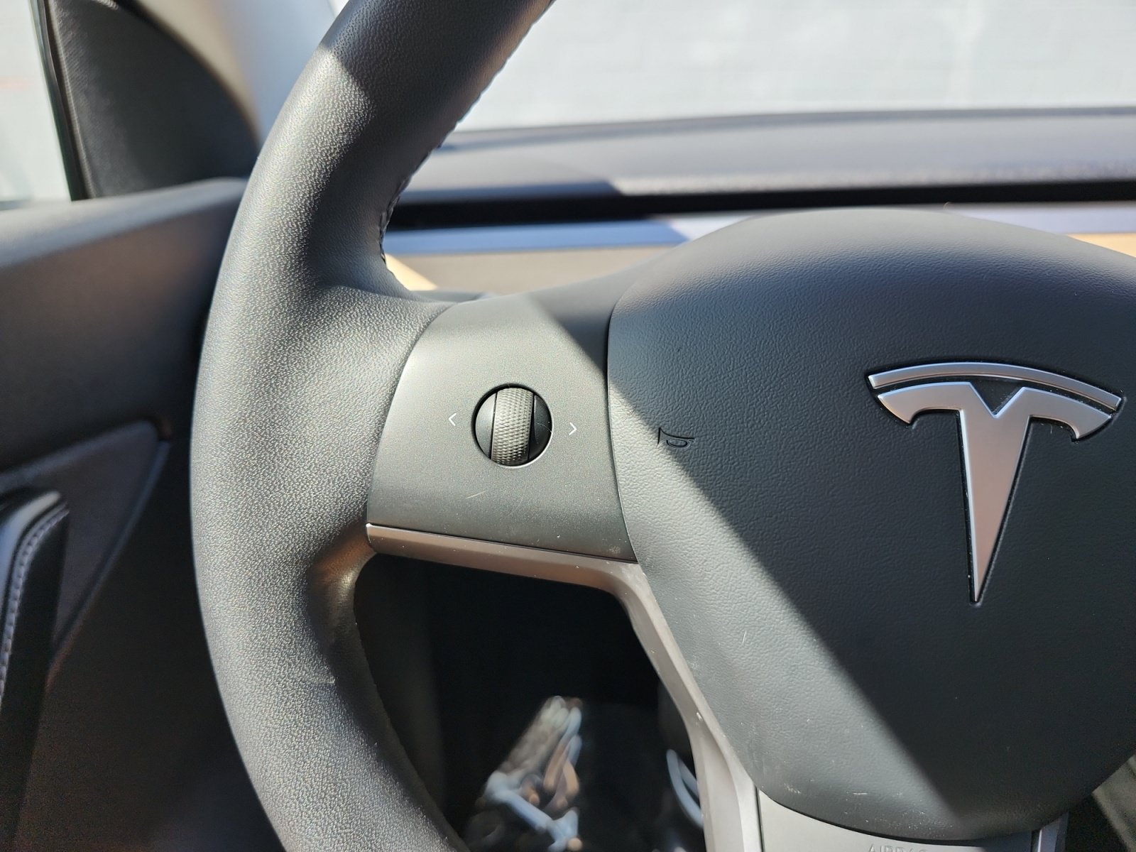 Used 2021 Tesla Model Y Long Range AWD/4WD image 25