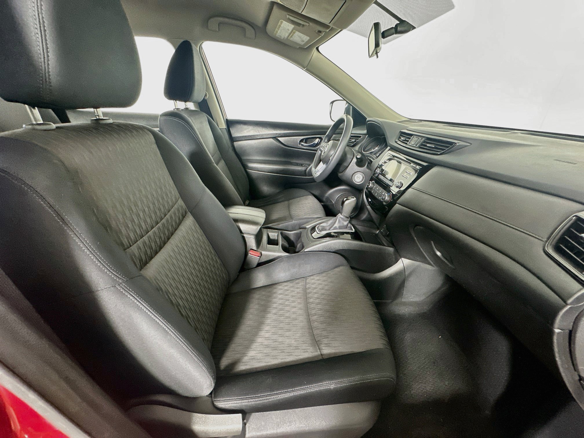 Used 2017 Nissan Rogue S FWD image 29