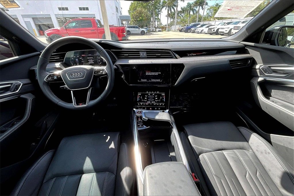 Certified 2023 Audi e-tron S Premium Plus w/ Black Optic Package image 3