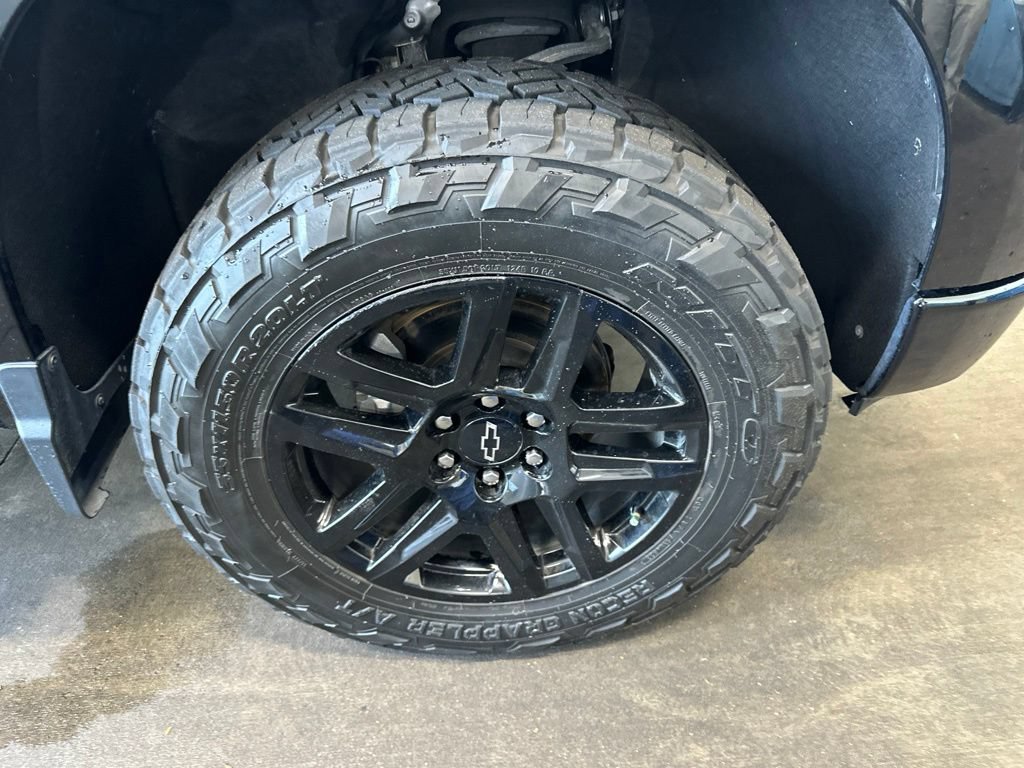 Used 2022 Chevrolet Silverado 1500 LT Trail Boss w/ Convenience Package II AWD/4WD image 2