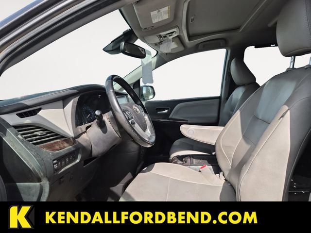 Used 2018 Toyota Sienna Limited Premium image 4