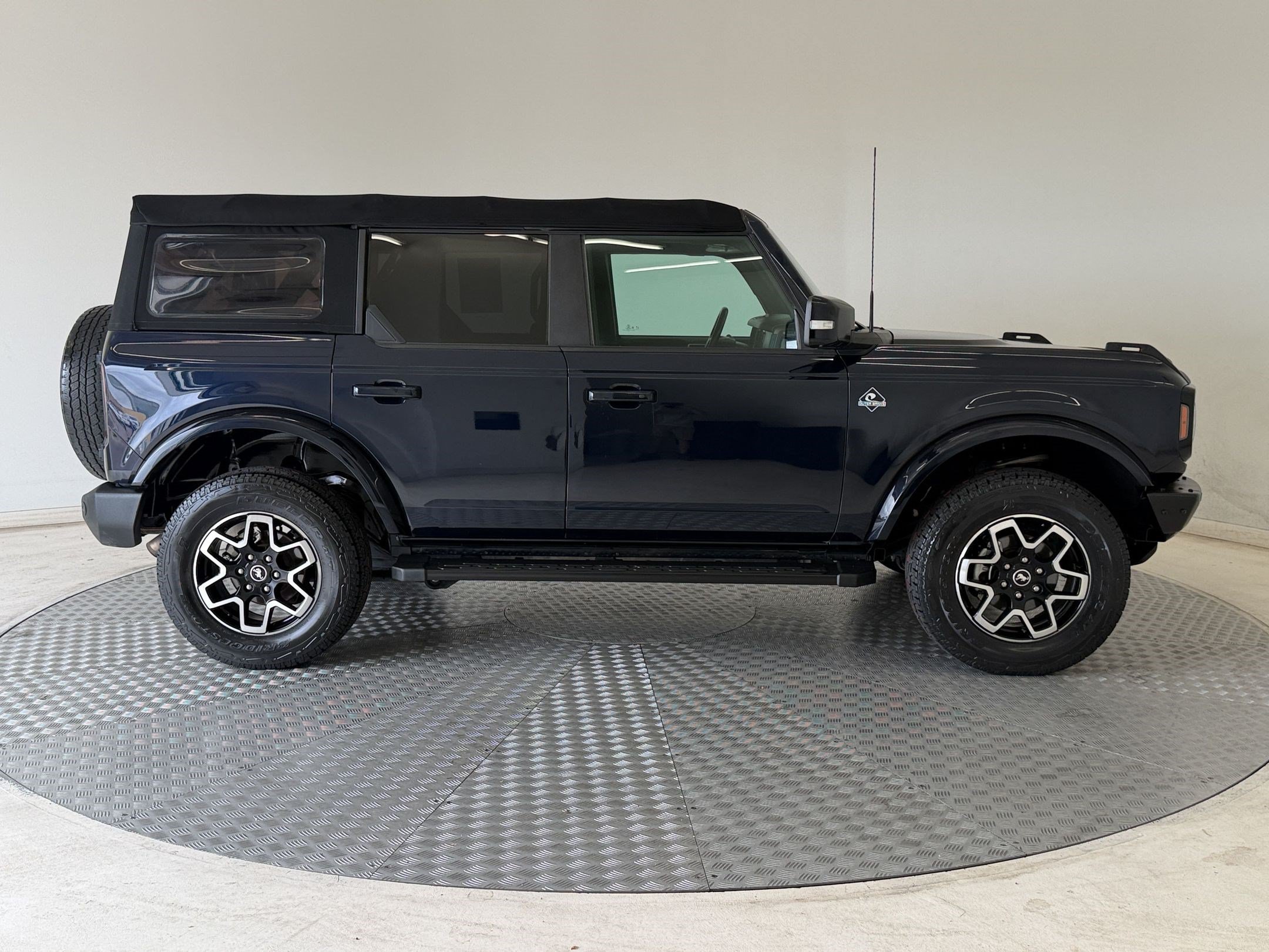 Used 2021 Ford Bronco Outer Banks AWD/4WD image 8