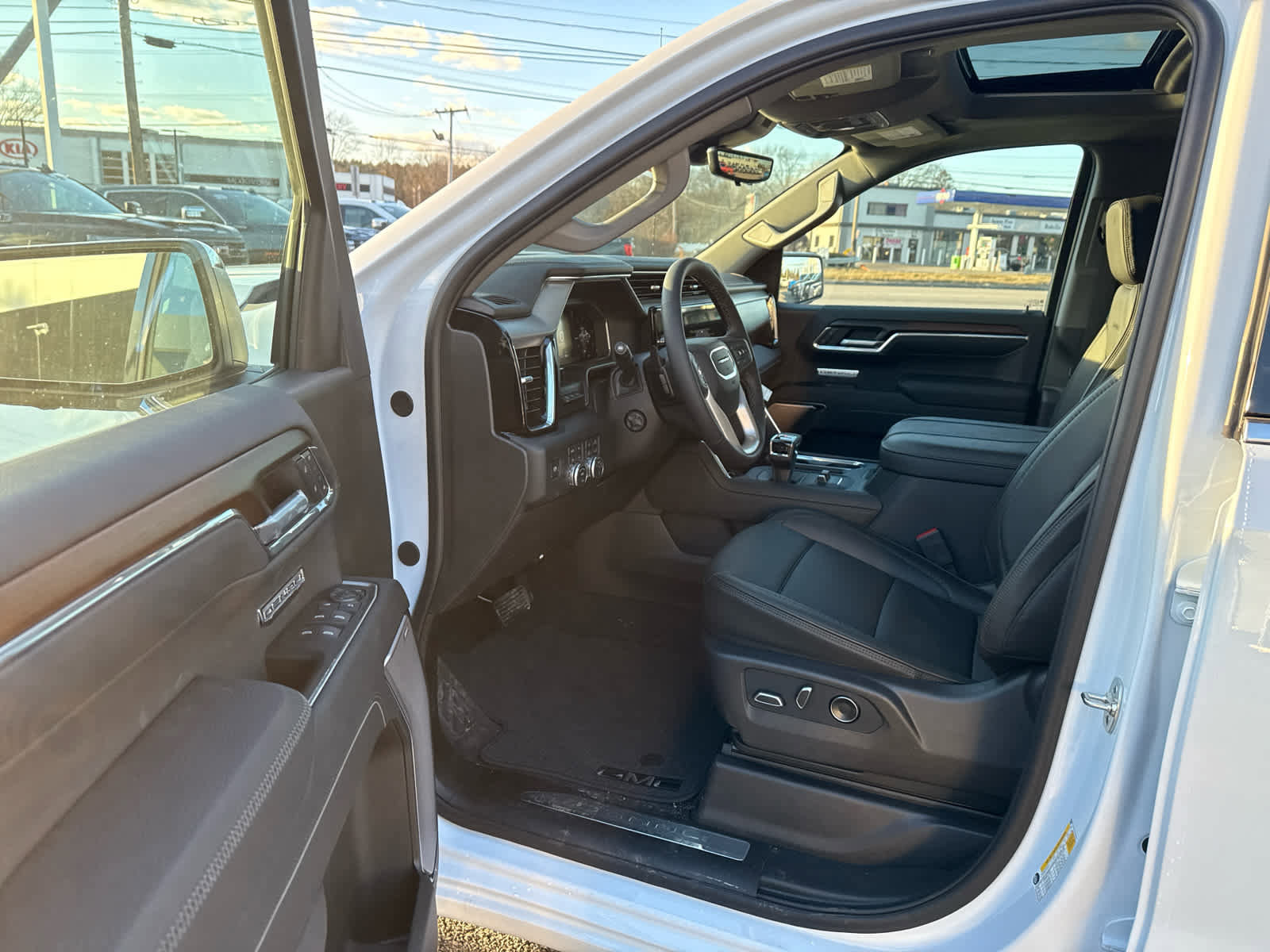 New 2026 GMC Sierra 1500 Denali w/ Denali Reserve Package image 18