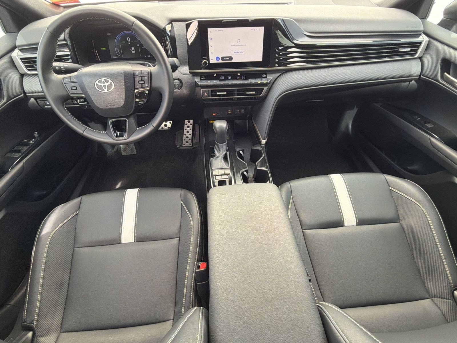 Used 2025 Toyota Camry SE FWD image 14
