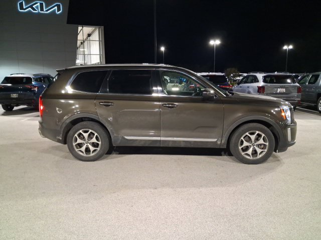 Used 2020 Kia Telluride EX AWD/4WD image 3