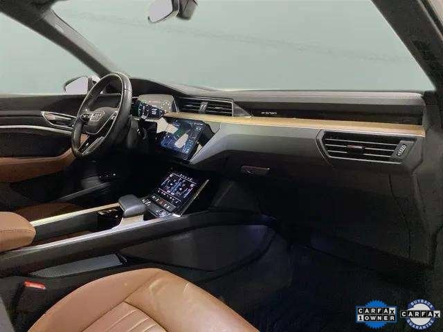 Used 2024 Audi Q8 e-tron Premium image 25