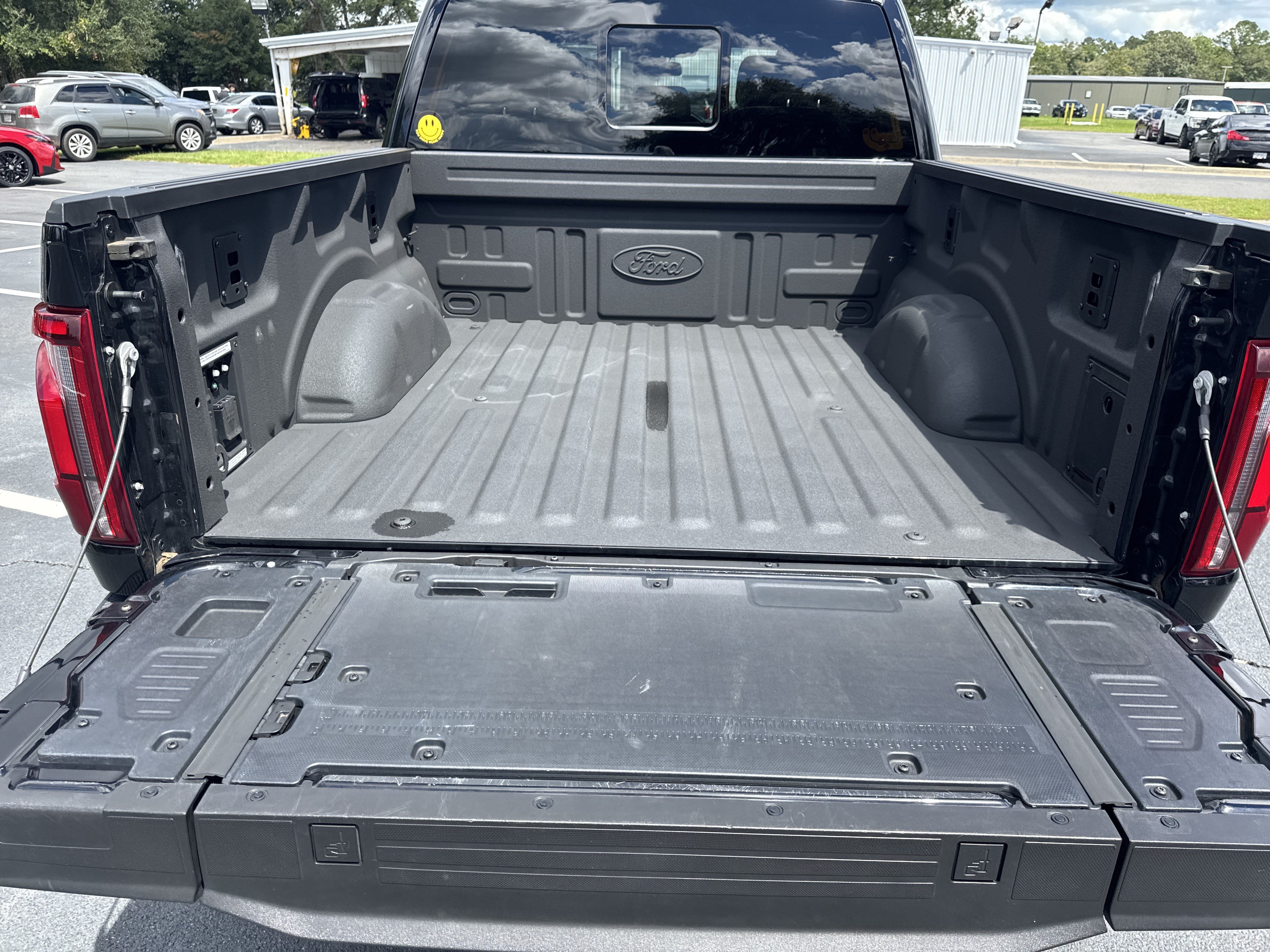 Used 2025 Ford F150 Lariat w/ Equipment Group 502A High AWD/4WD image 29