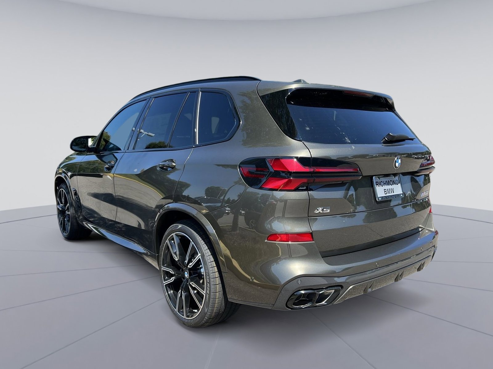 New 2026 BMW X5 M60i image 3