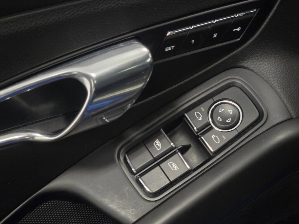 Certified 2018 Porsche 718 Cayman image 29