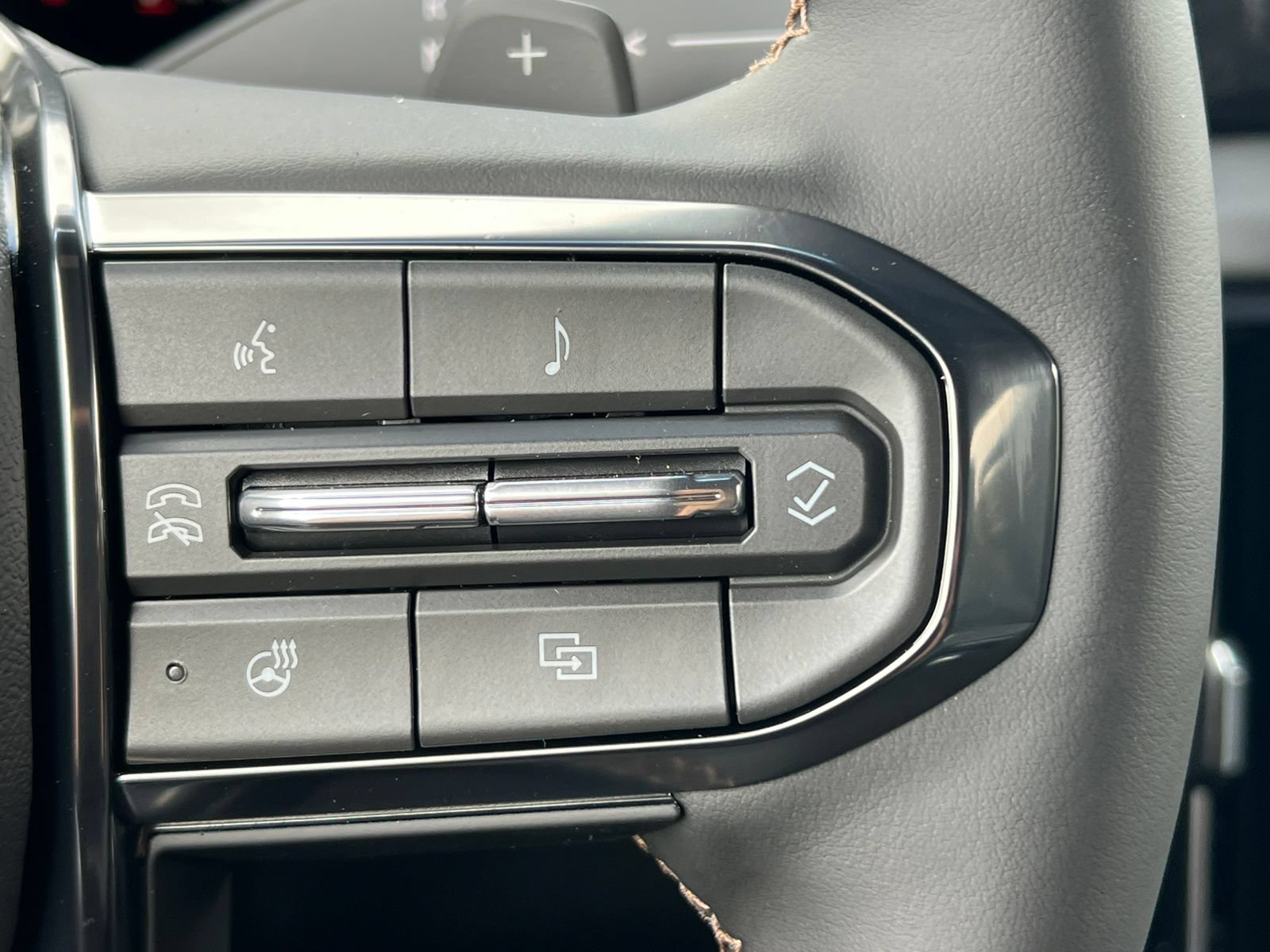 New 2026 GMC Yukon AT4 w/ AT4 Premium Plus Package AWD/4WD image 27