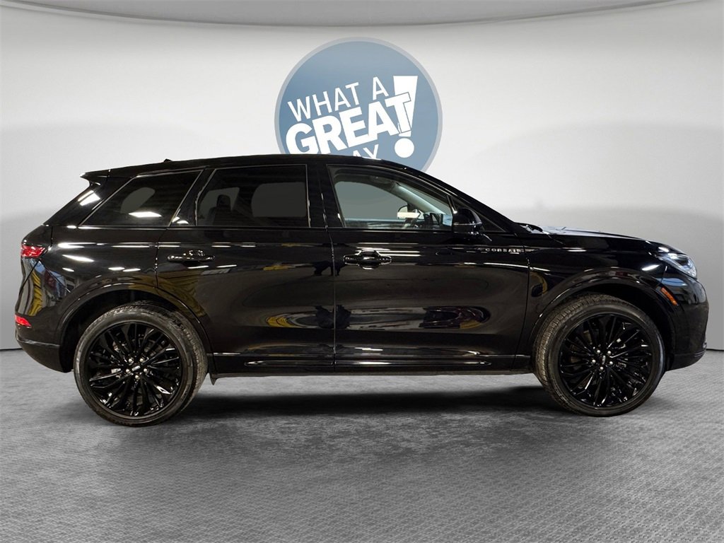 Used 2023 Lincoln Corsair AWD w/ Equipment Group 101A image 2