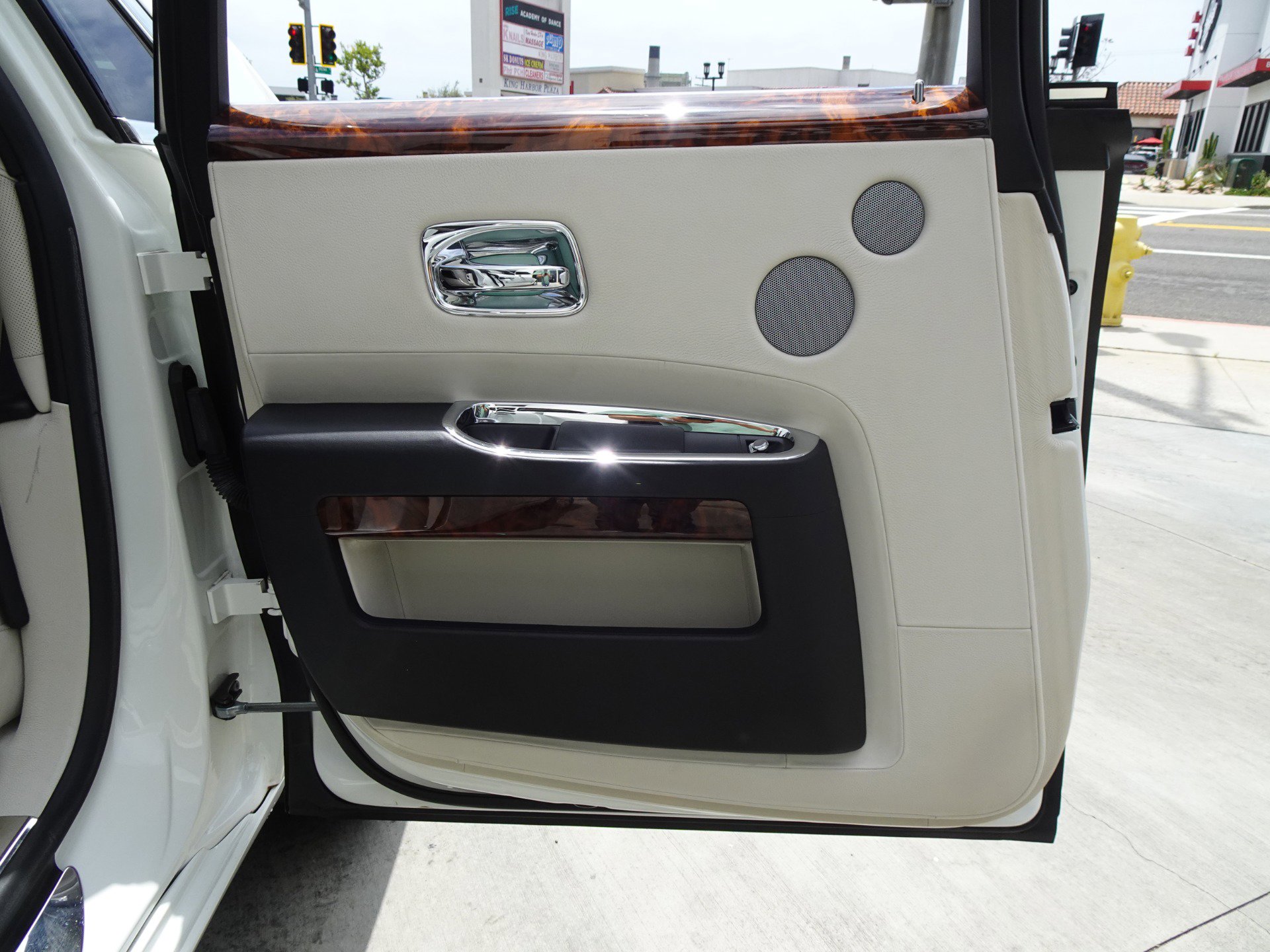 Used 2012 Rolls-Royce Ghost RWD image 15