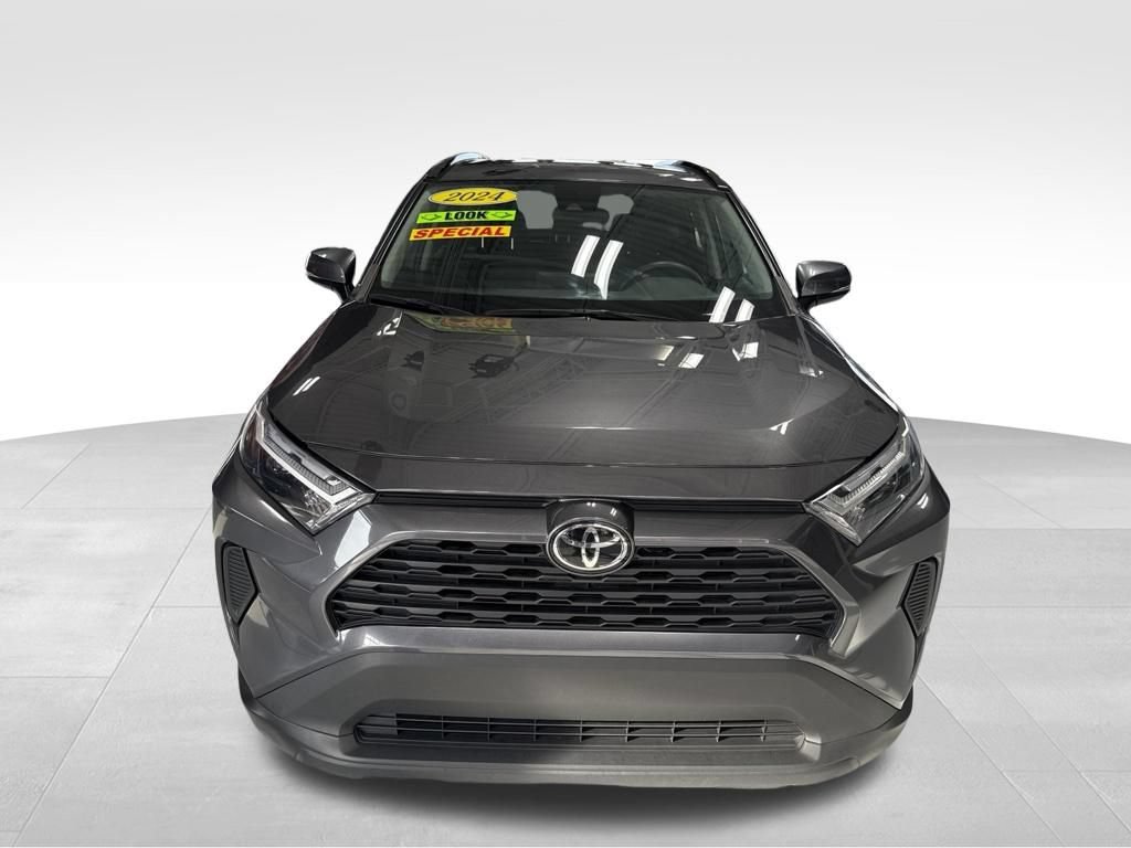 Used 2024 Toyota RAV4 XLE FWD image 9