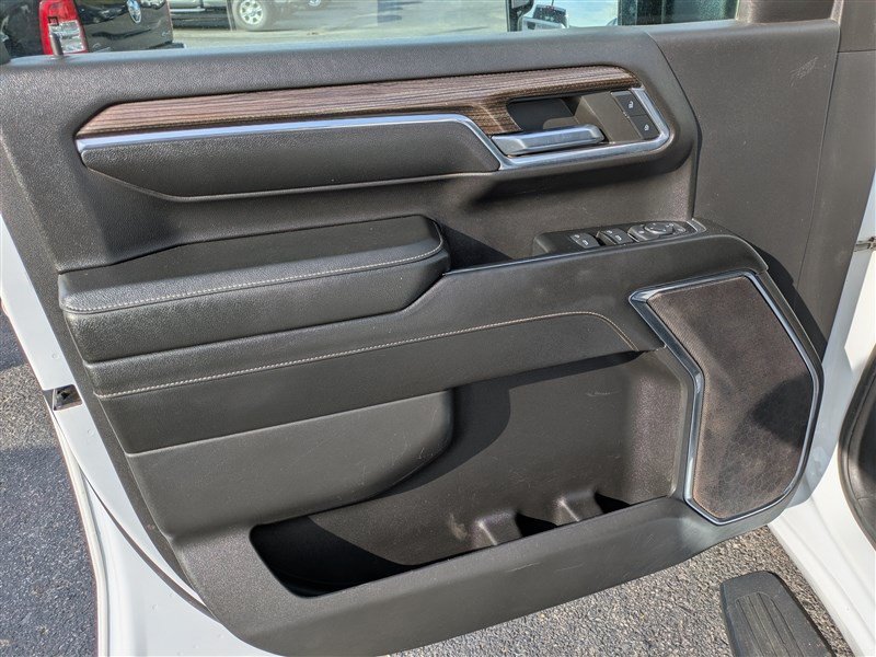 Used 2024 Chevrolet Silverado 2500 LT AWD/4WD image 18