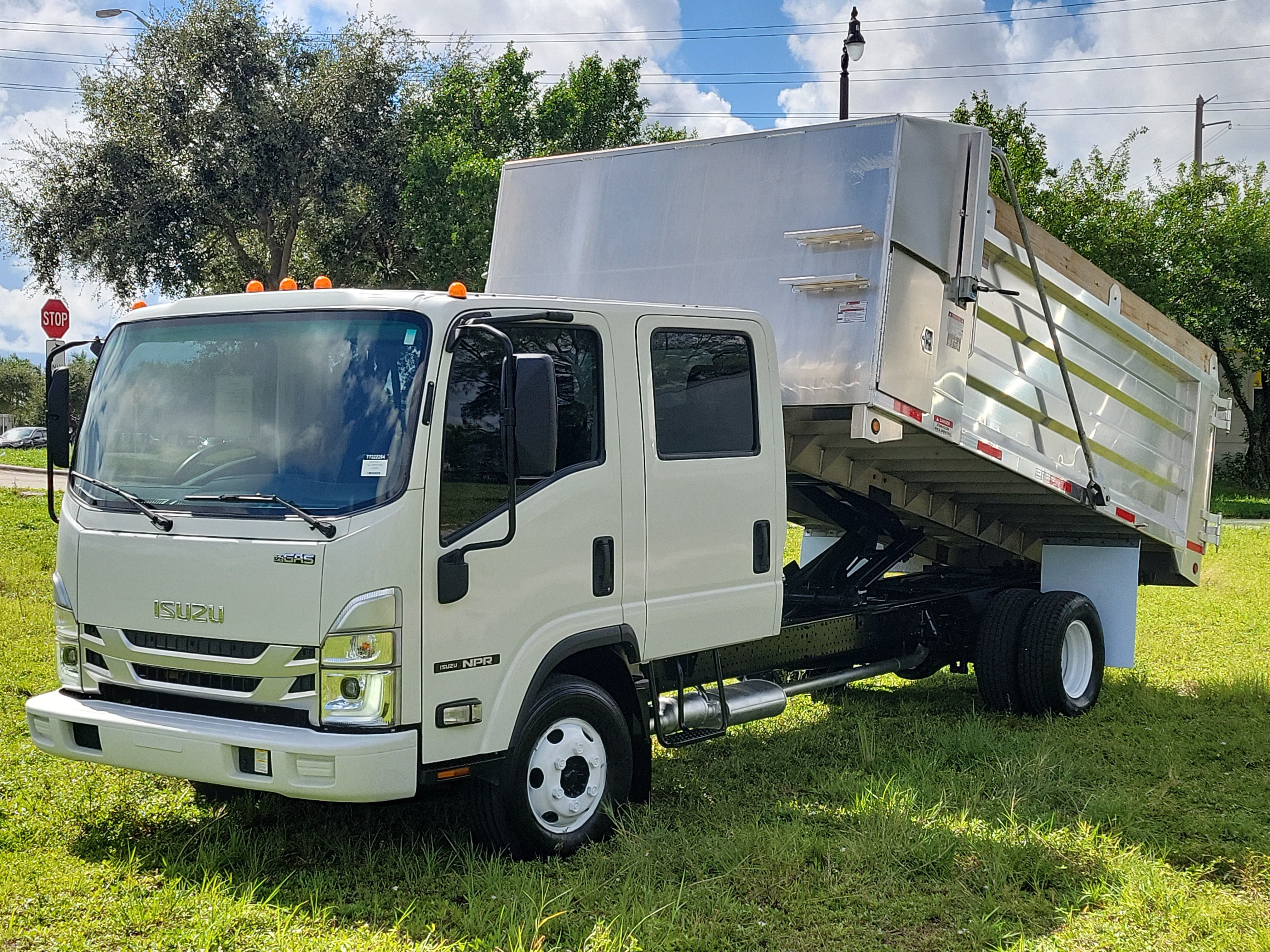 Used 2024 Isuzu NPR RWD image 14