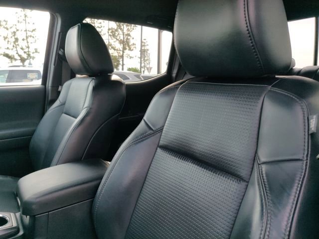 Used 2019 Toyota Tacoma TRD Sport w/ TRD Premium Sport Package image 11