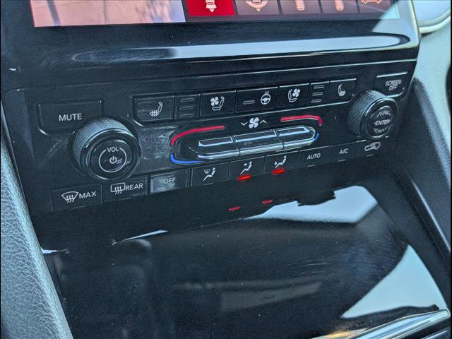 Used 2025 Jeep Grand Cherokee L Limited w/ Luxury Tech Group II image 17