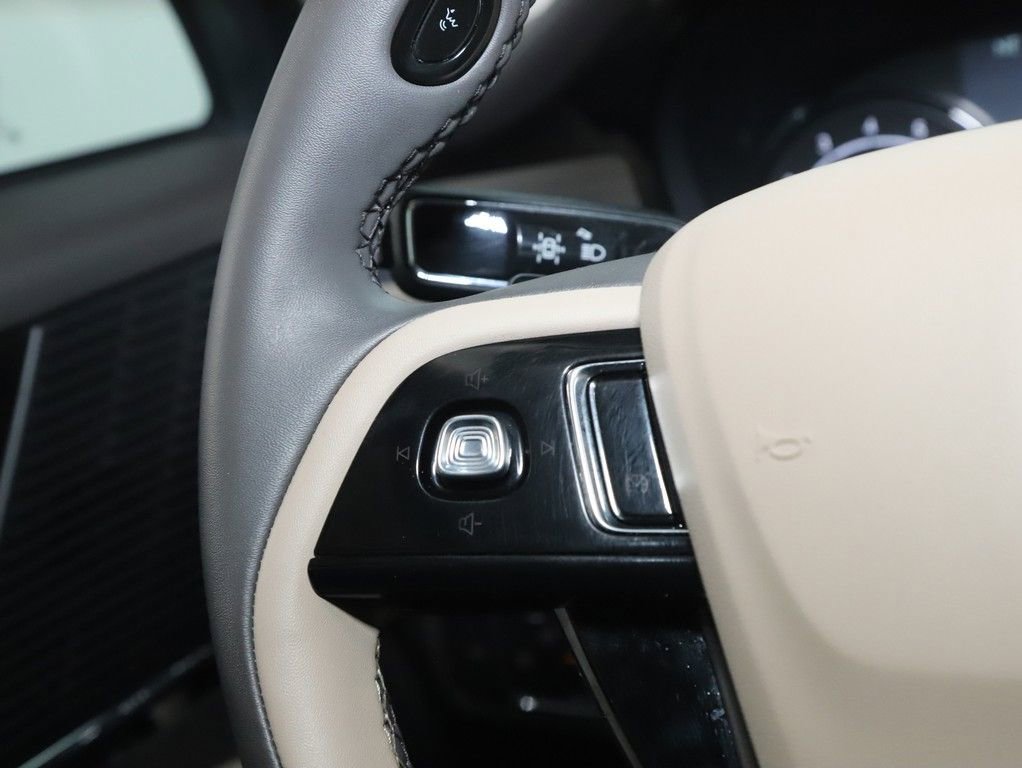 Certified 2022 Lincoln Corsair FWD image 23