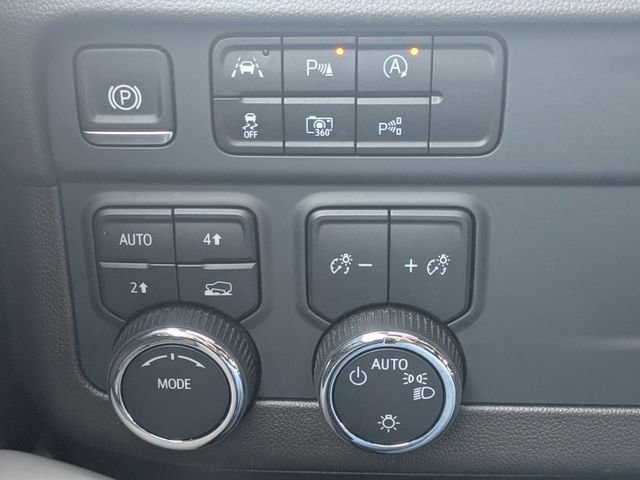 Used 2025 Chevrolet Tahoe LT image 27