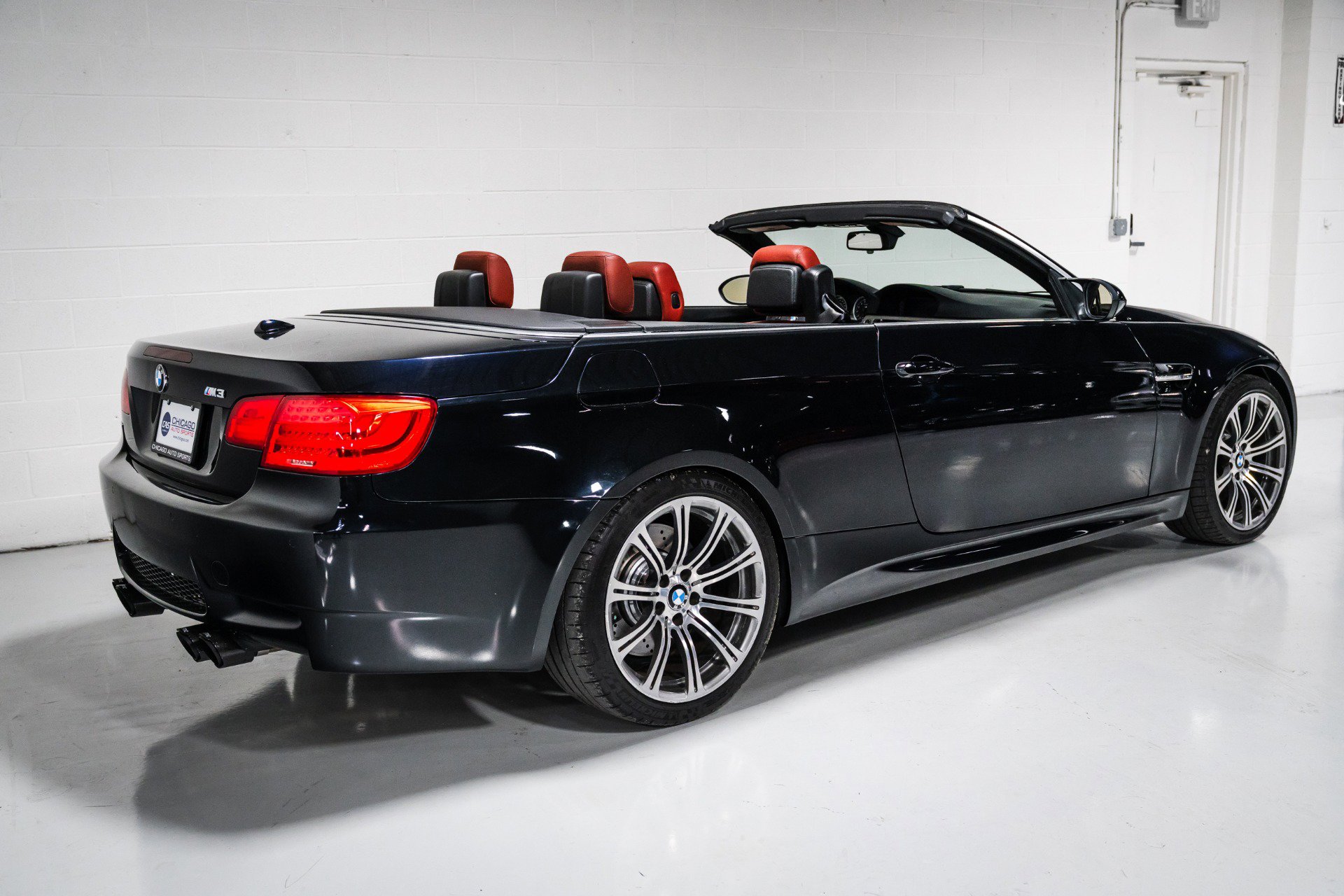 Used 2011 BMW M3 Convertible RWD image 3