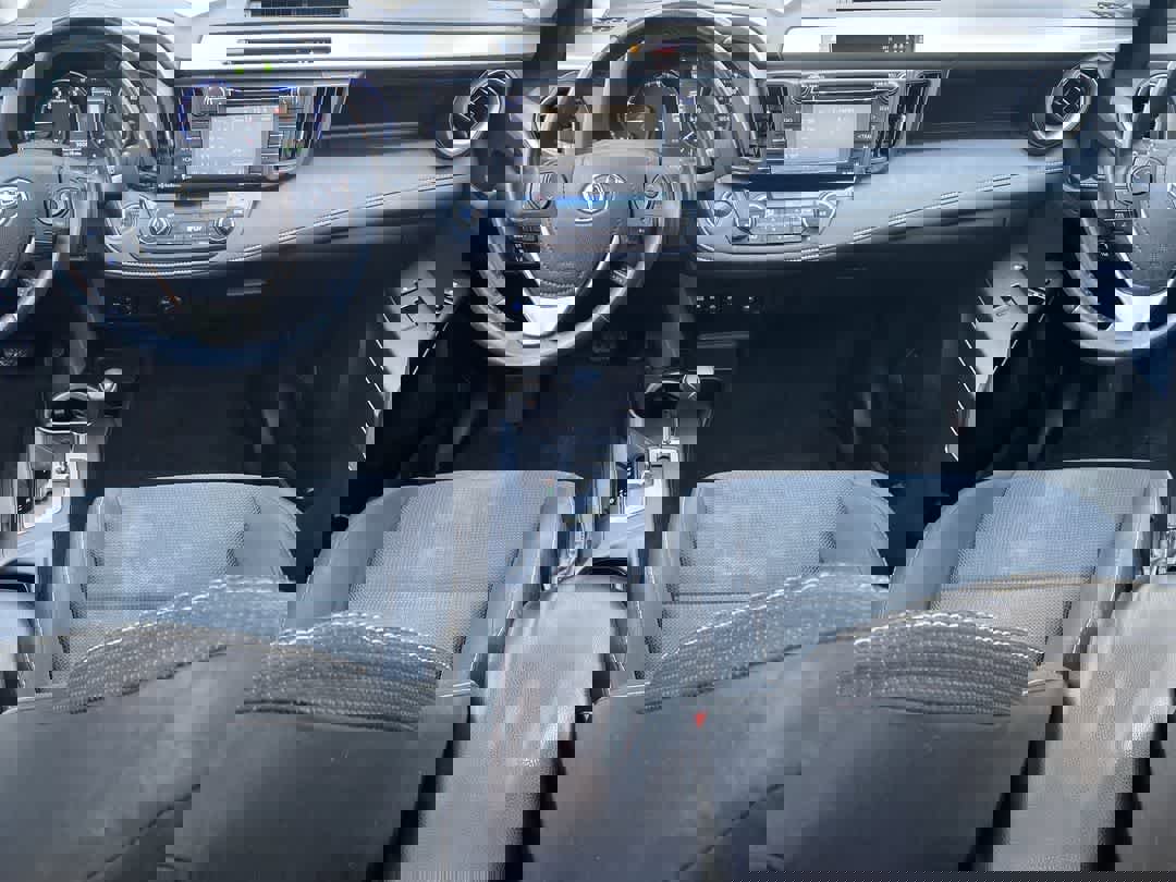 Used 2018 Toyota RAV4 XLE image 20