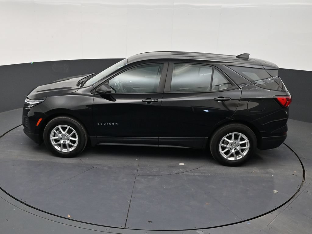 Used 2024 Chevrolet Equinox LS FWD image 13
